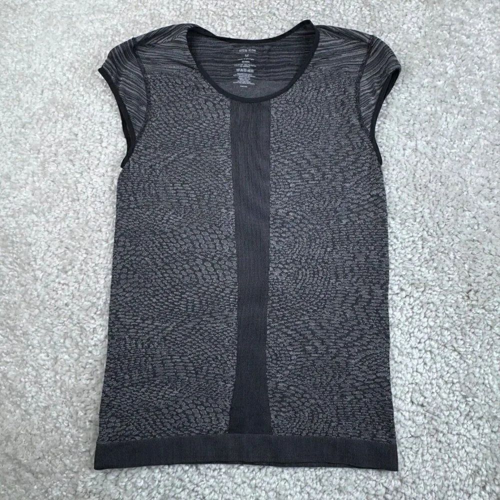 Title Nine Prowesse Seamless Cap Sleeve Tee Gray